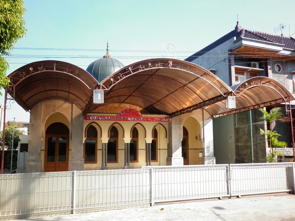 Menghijaukan Kehidupan: Masjid Said Muhammad Al-Khuzaimy Menyambut Cilacap yang Berubah